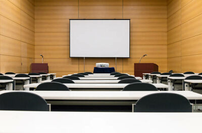 Prestations en communication avec sonorisation, éclairage et audiovisuel pour séminaire, meeting, conférence ...